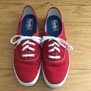 Ked’s classic red tennis shoe